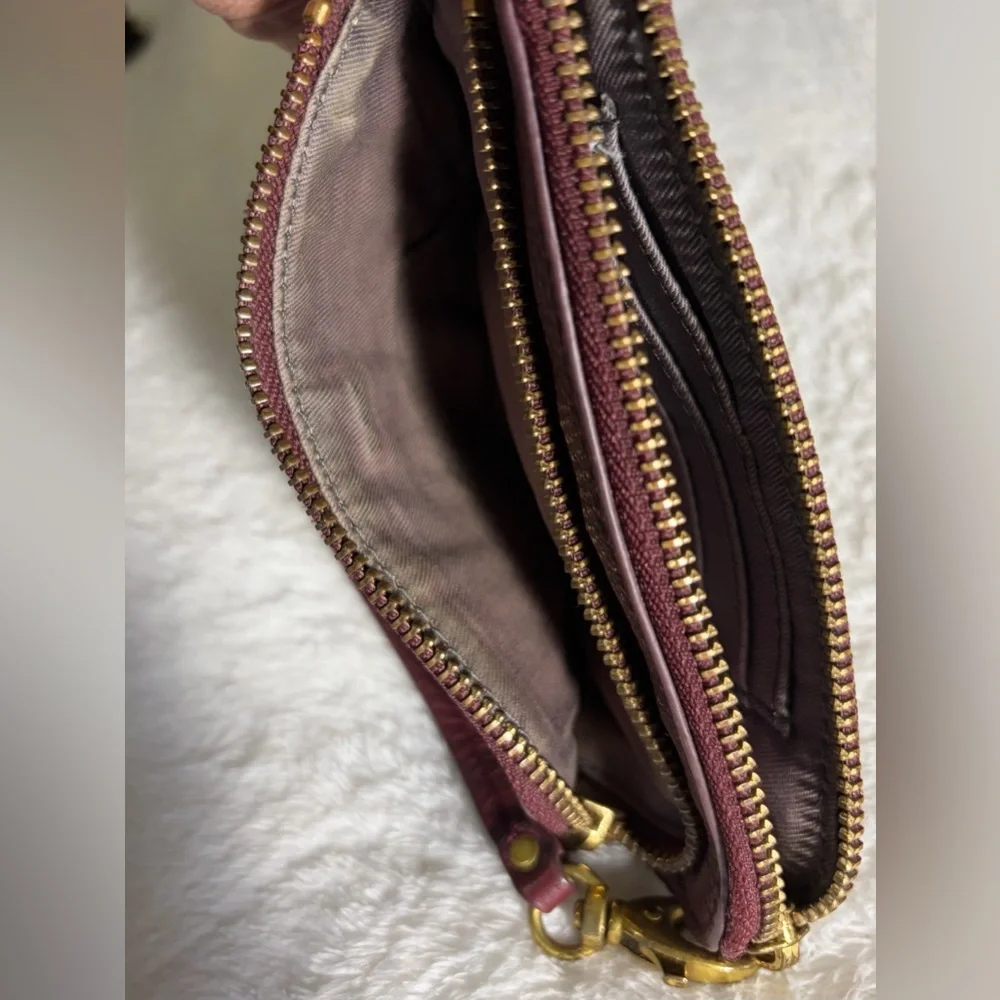 Fossil Women's Claret‎ Leather Wristlet